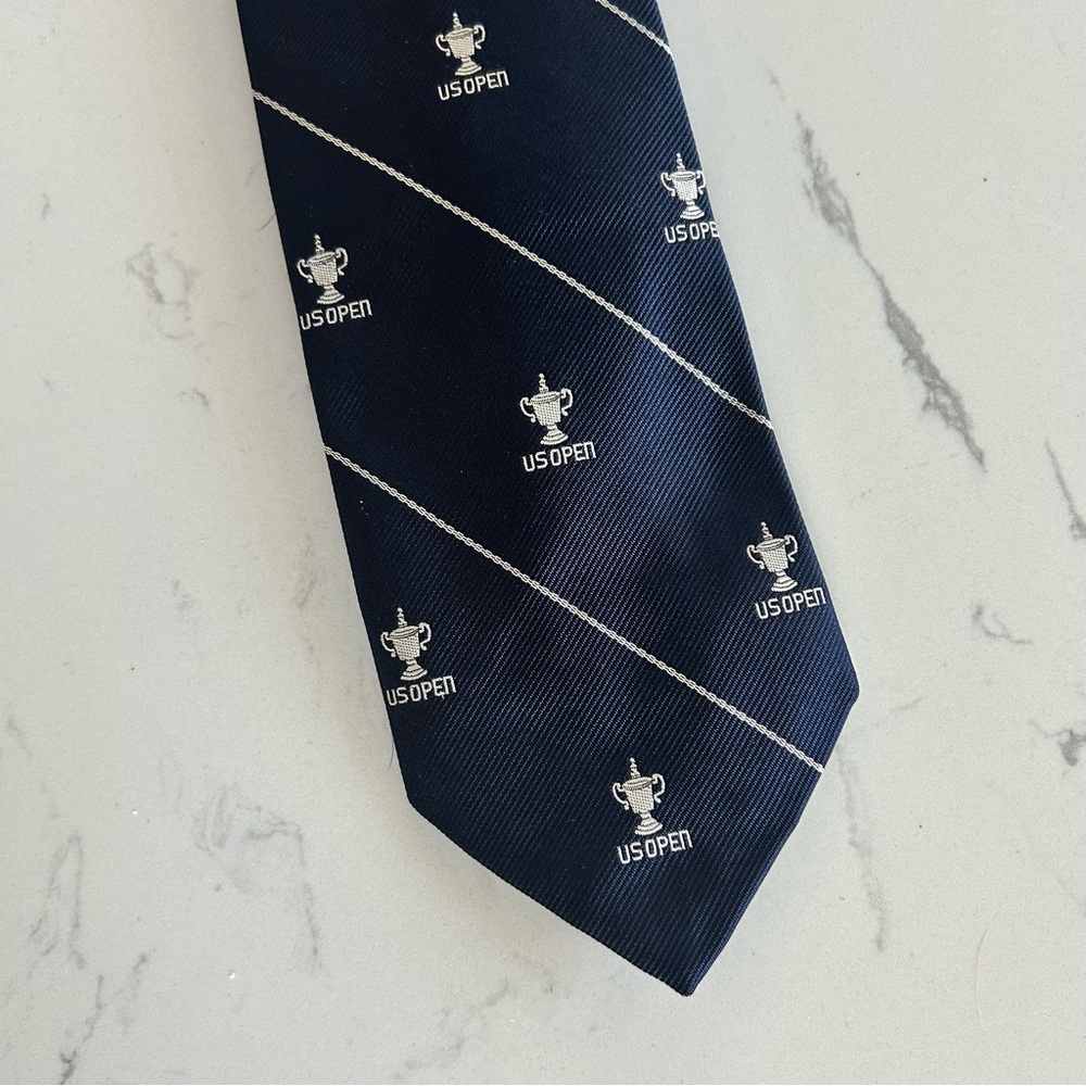 Ralph Lauren US Open Diagonal Stripe Silk Tie Navy and Silver Trophy